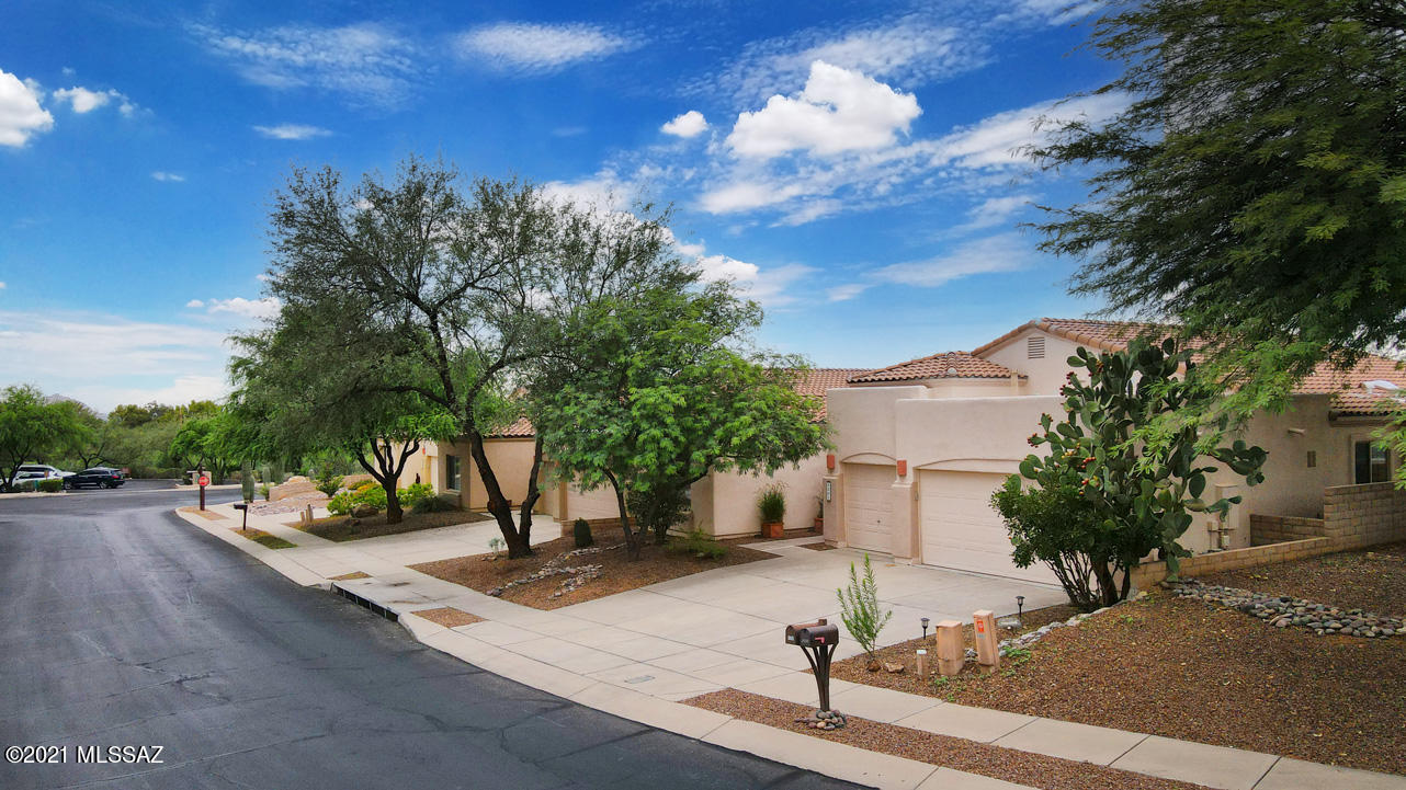 5201 Spring View Drive Tucson, AZ 85749 - Photo 3 of 43