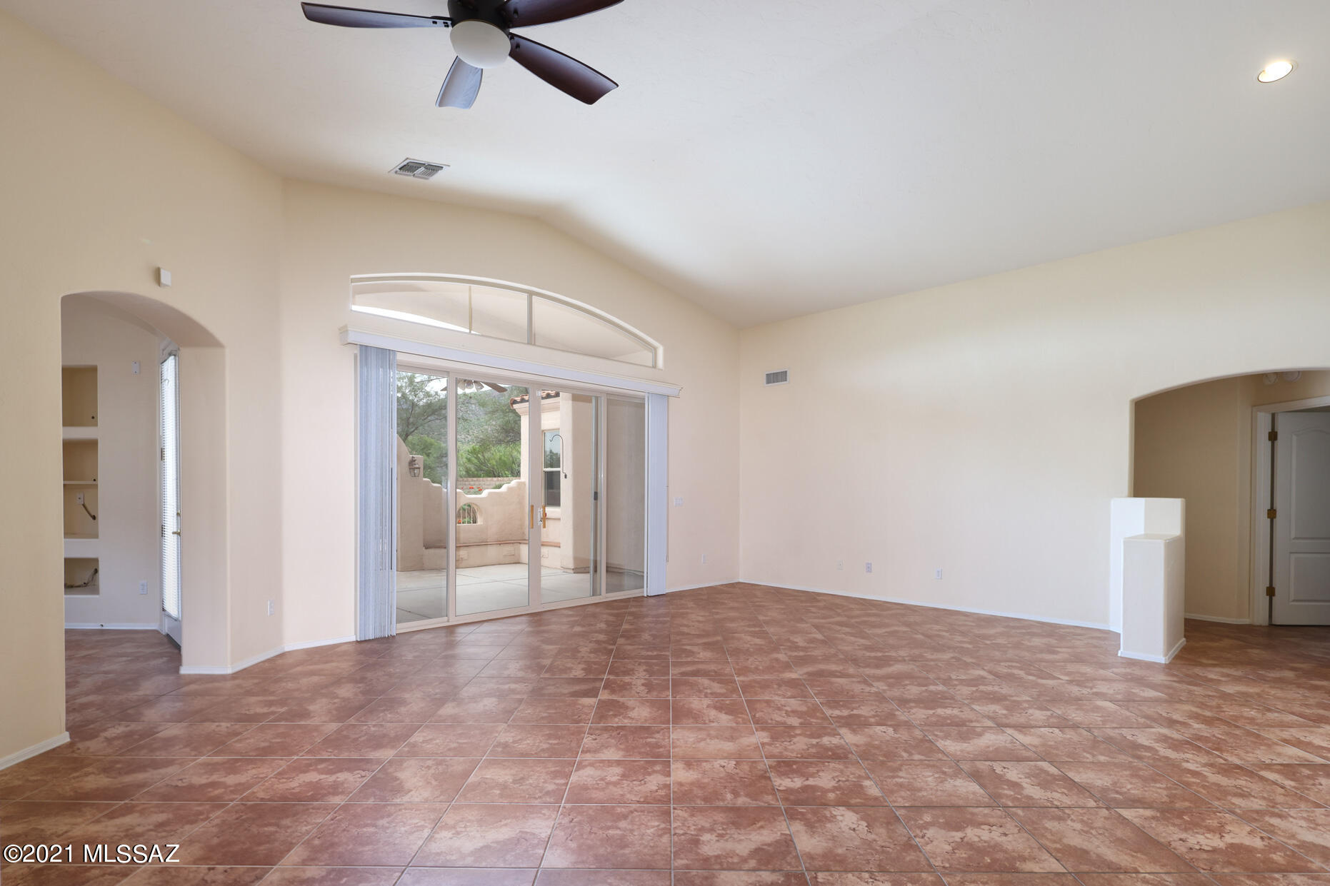 5201 Spring View Drive Tucson, AZ 85749 - Photo 8 of 43
