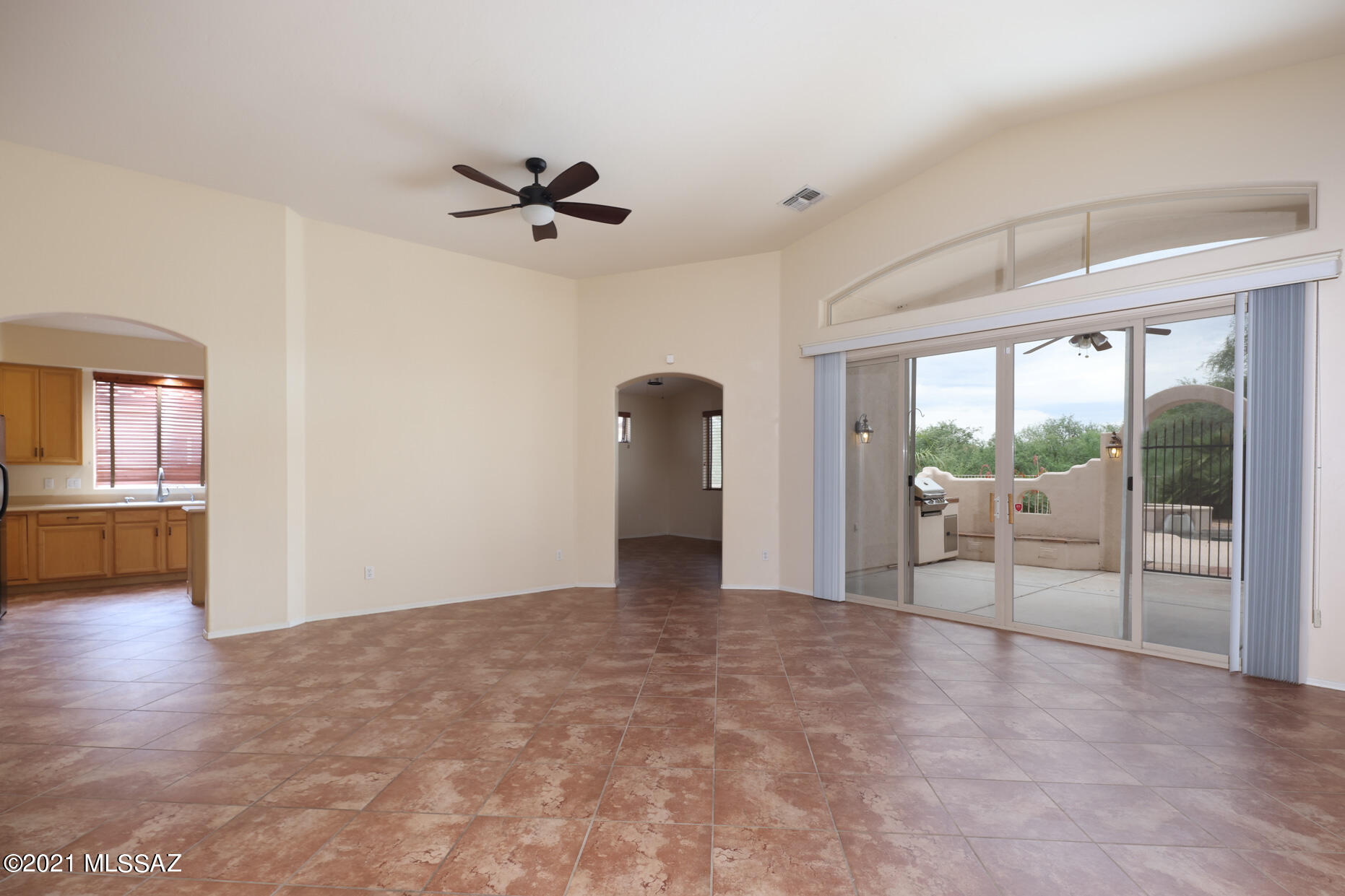 5201 Spring View Drive Tucson, AZ 85749 - Photo 9 of 43