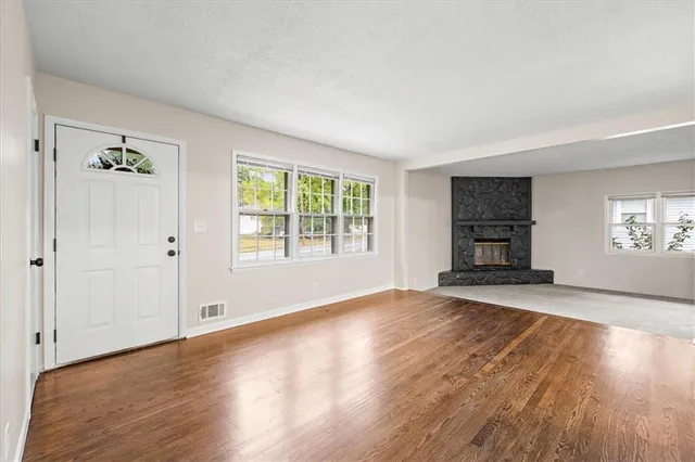 $215,000 | 5026 Hawthorne Avenue, Kansas City, MO 64133