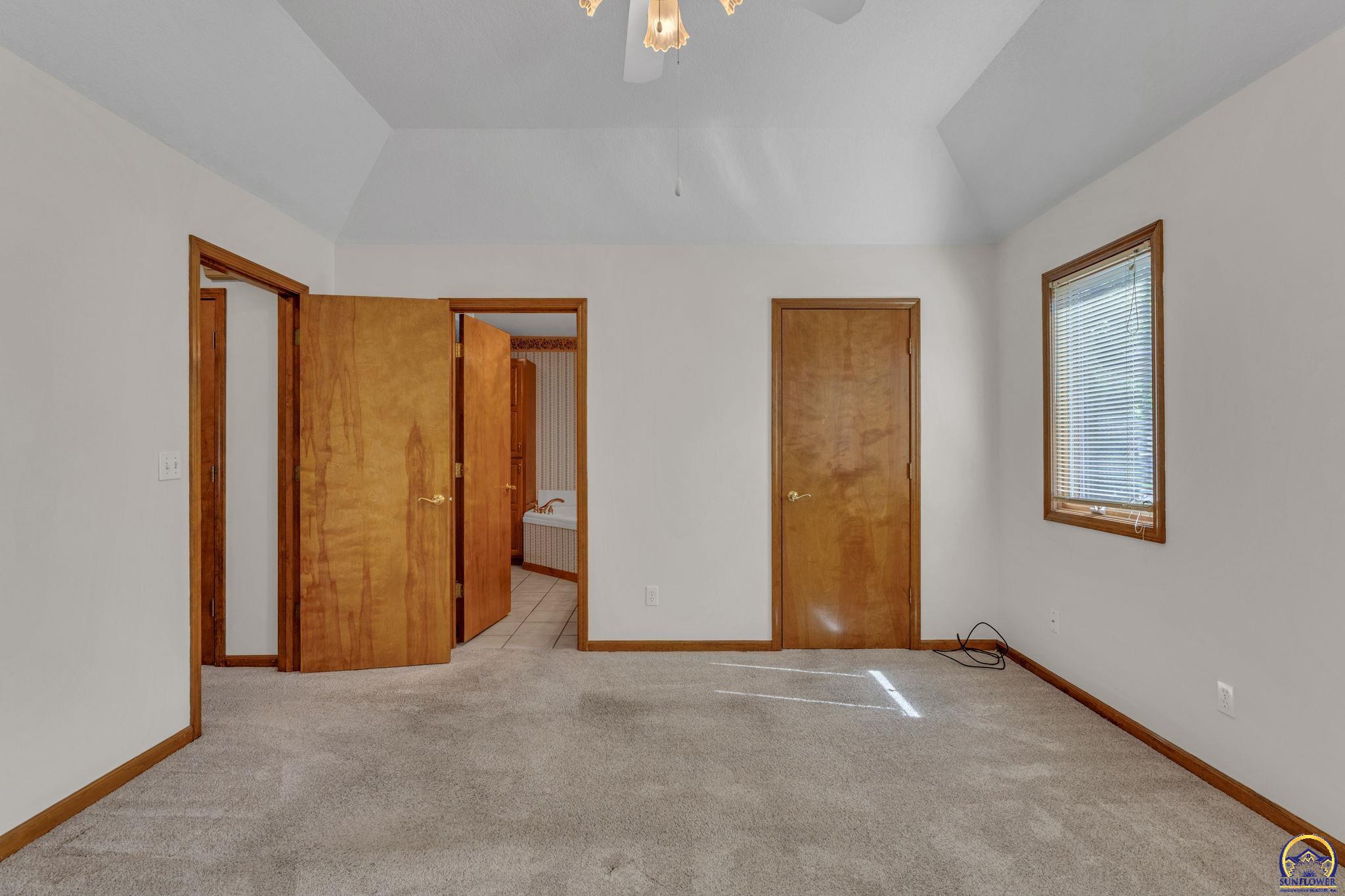 5973 Southwest 31st Street Topeka, KS 66614 - Photo 27 of 38