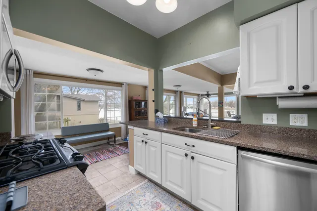 $259,900 | 3640 North Shore Drive, Moline, IL 61265