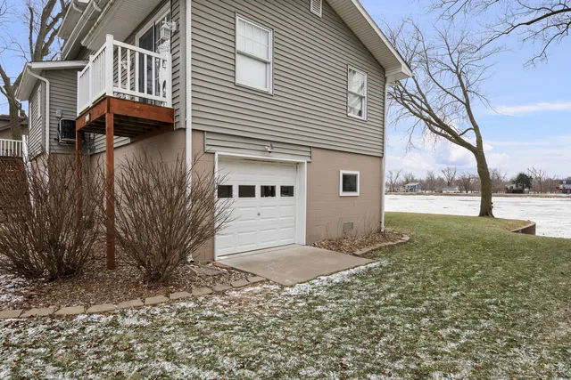 $259,900 | 3640 North Shore Drive, Moline, IL 61265