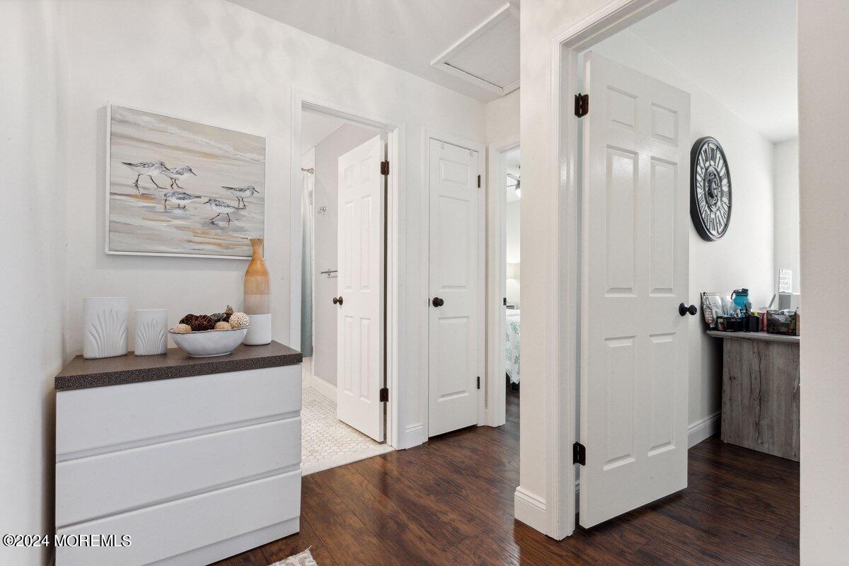 2 Concord Circle Howell, NJ 07731 - Photo 14 of 24 a room with a mirror and a window