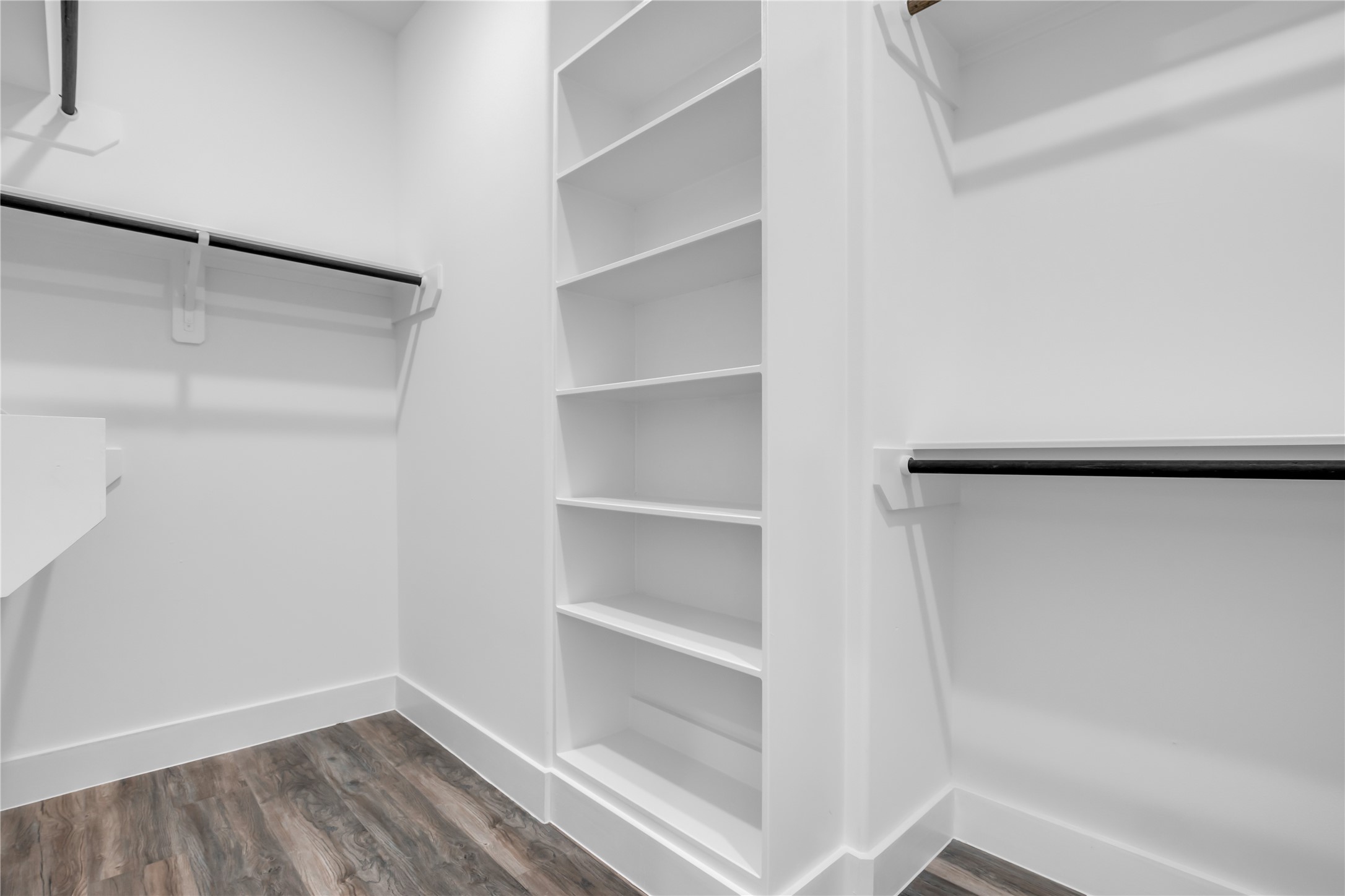 3168 Golfcrest Houston, TX 77087 - Photo 25 of 30 Primary Closet