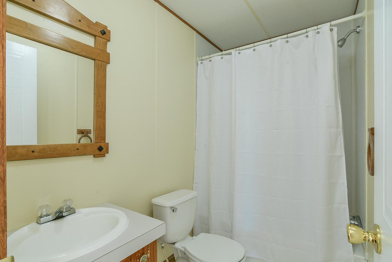 165 Clover Branch Road Elizabethton, TN 37643 - Photo 28 of 38 165 Clover full bath