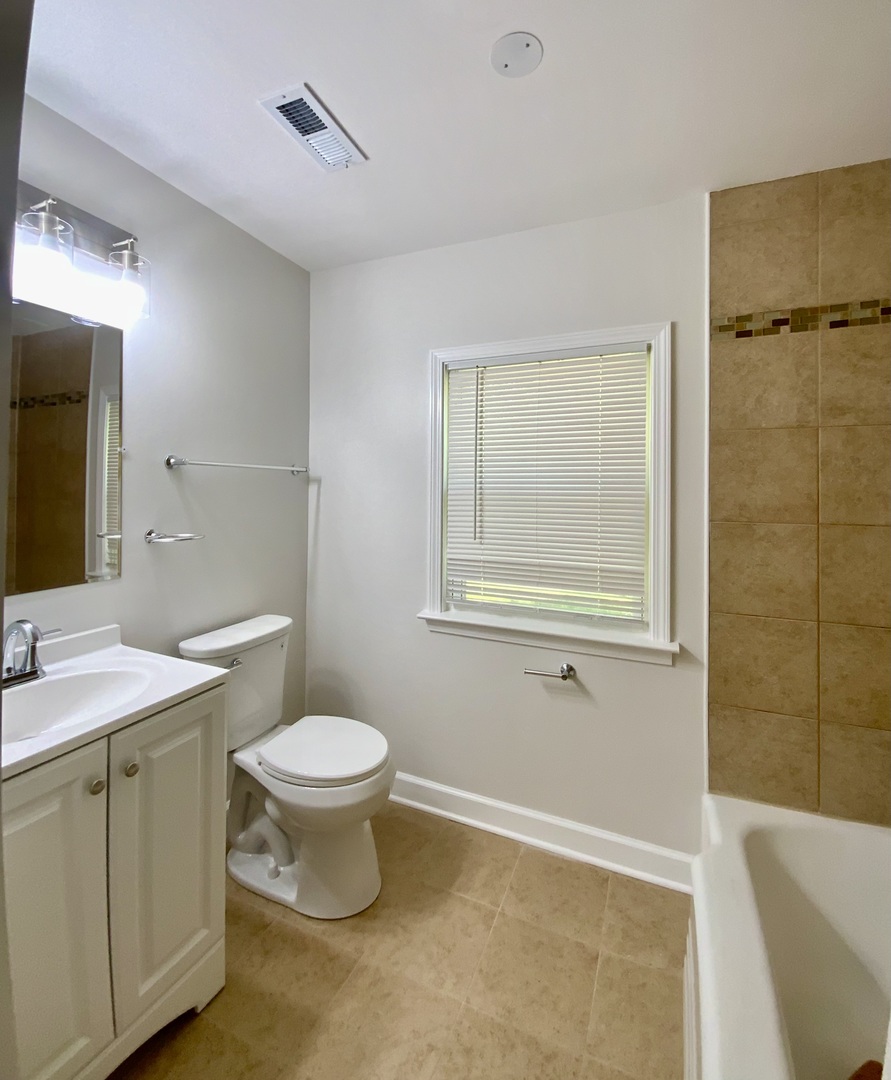 340 Sanders Road Northbrook, IL 60062 - Photo 10 of 16