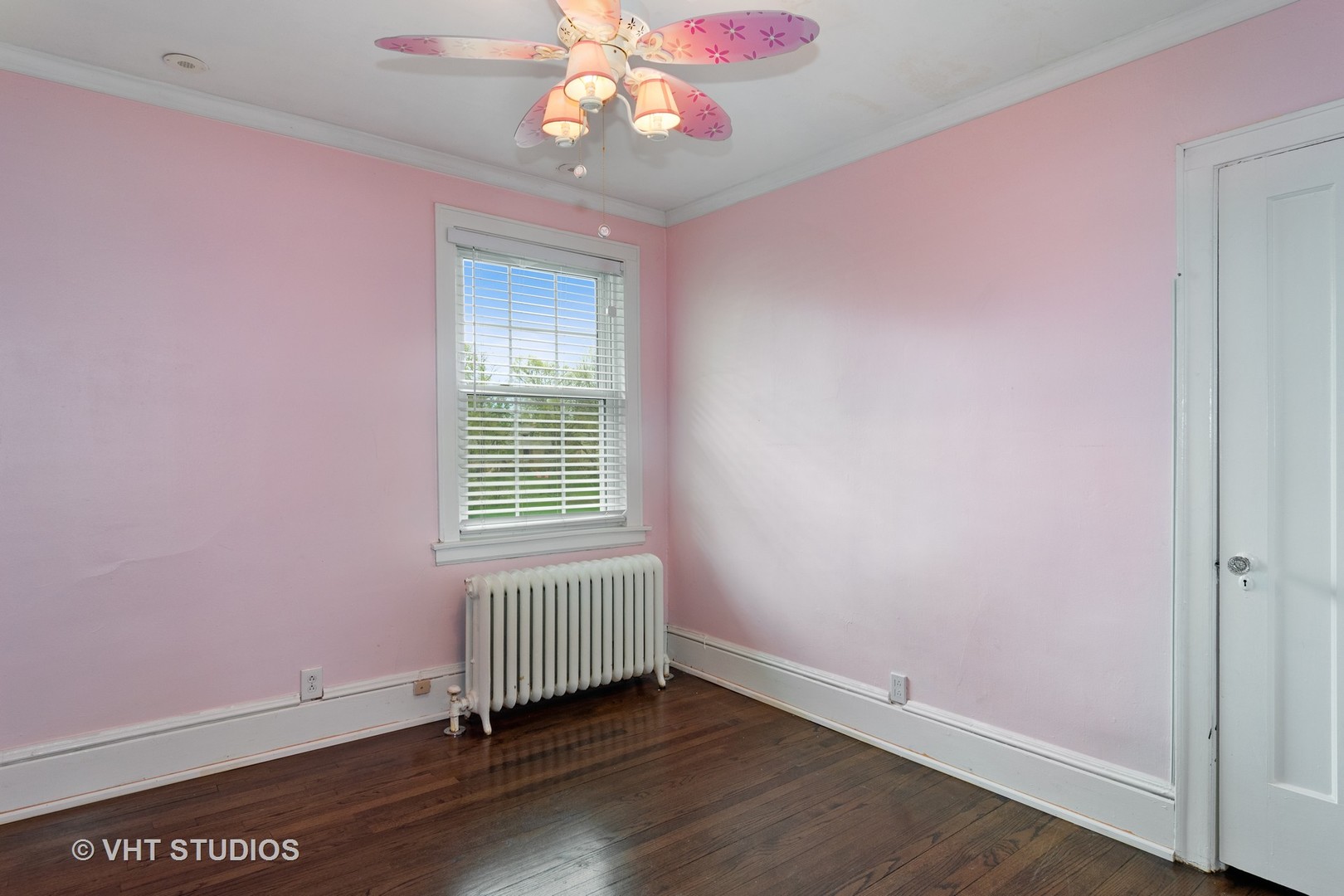 376 Bartram Road Riverside, IL 60546 - Photo 12 of 15 an empty room with a window