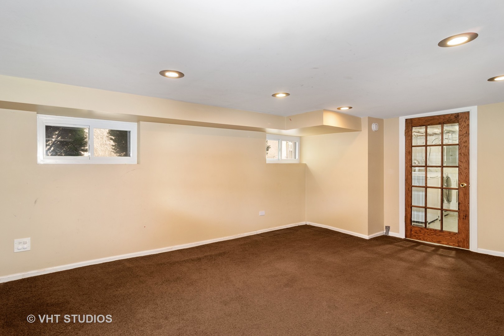 376 Bartram Road Riverside, IL 60546 - Photo 14 of 15 a view of an empty room with a window