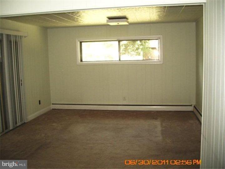 21 Incurve Road Levittown, PA 19057 - Photo 5 of 11 Gallery Image 5