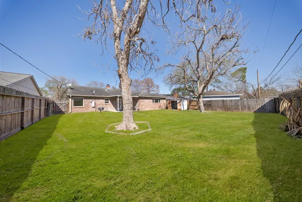 $2,300 | 9115 Tanager Street, Houston, TX 77036