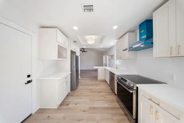 $2,300 | 9115 Tanager Street, Houston, TX 77036