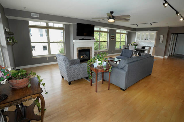 5128 West Bluemound Road, Unit 201 Milwaukee, WI 53208 - Photo 6 of 18 Living Room 2
