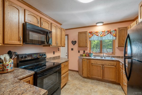 1002 County Rte 29 Scriba, NY 13126 - Photo 14 of 47 Well appointed kitchen with soft-close, Kraftmaid cabinetry