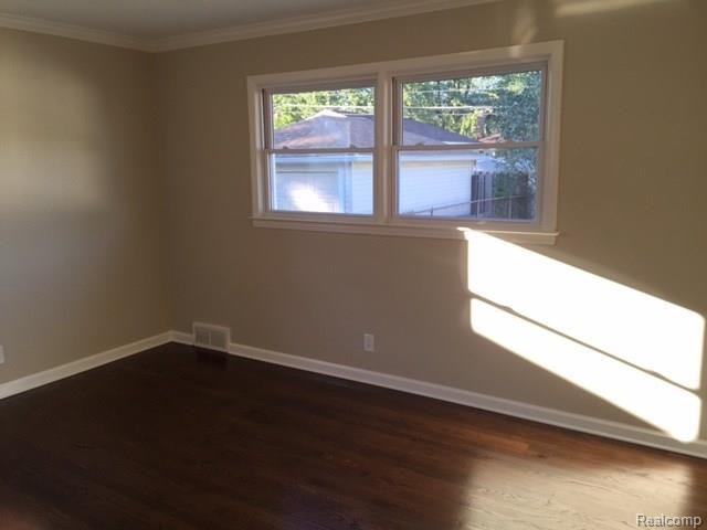 14876 Champaign Road Allen Park, MI 48101 - Photo 14 of 22 master bedroom