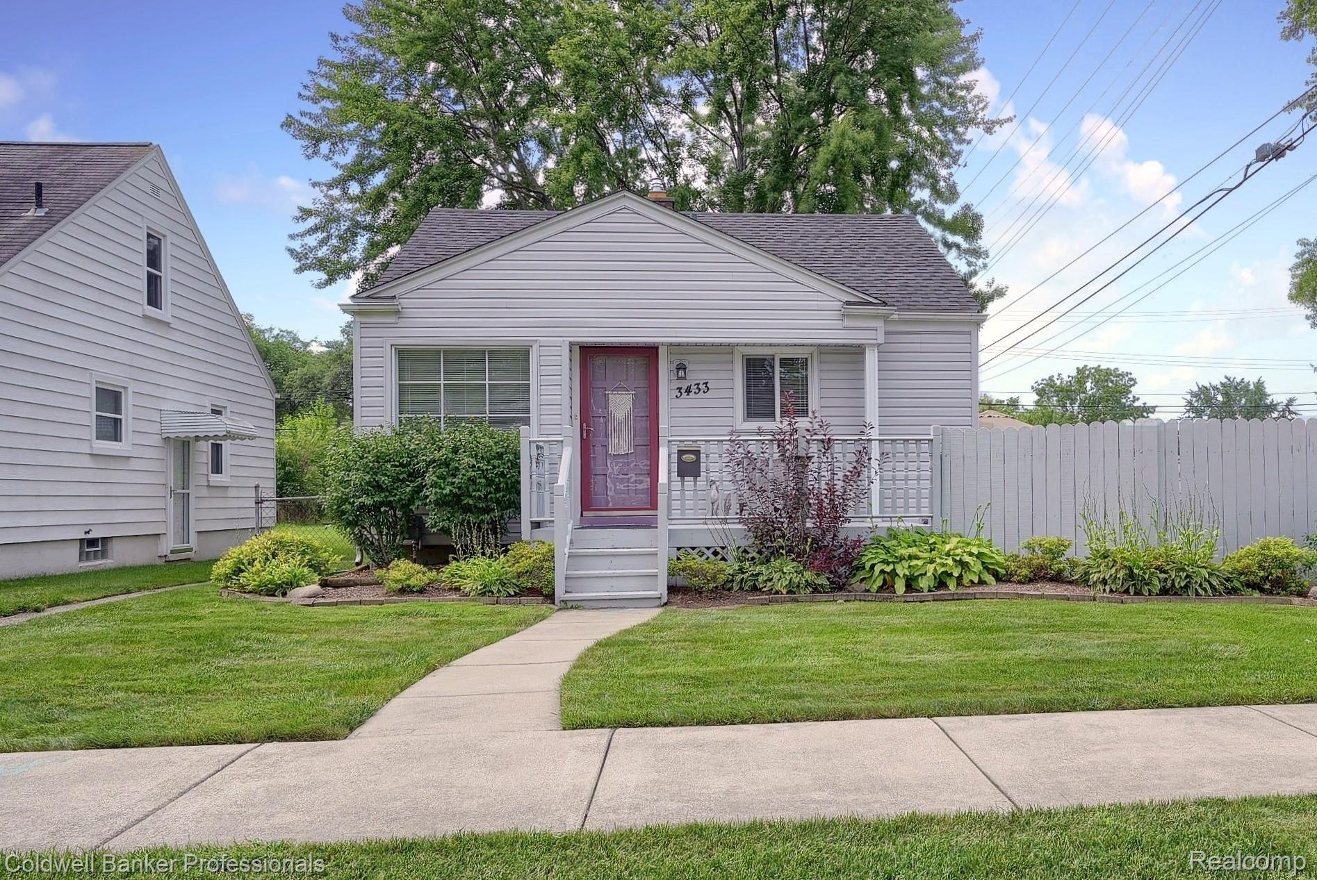3433 Chester Road Royal Oak, MI 48073 - Photo 1 of 25 Adorable in Royal Oak