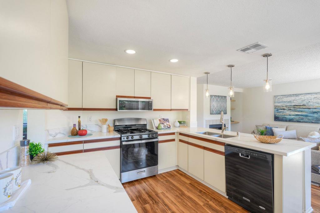 5349 Gooseberry Way Oceanside, CA 92057 - Photo 8 of 39