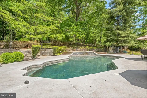 $1,750,000 | 46 Sleepy Hollow Drive, Newtown Square, PA 19073