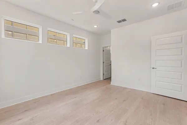 $574,999 | 200 West 56th Street, Unit 1104, Austin, TX 78751