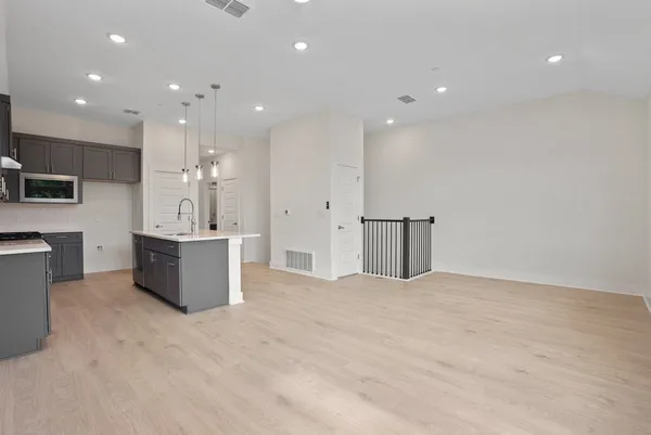 $574,999 | 200 West 56th Street, Unit 1104, Austin, TX 78751