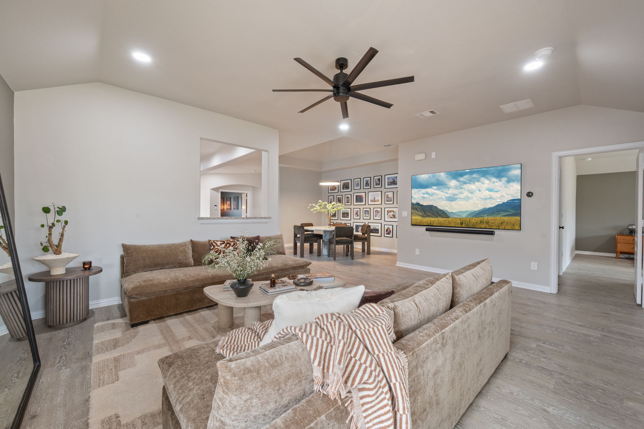 3724 Brean Down Road Pflugerville, TX 78660 - Photo 11 of 34 a living room with furniture and a large window