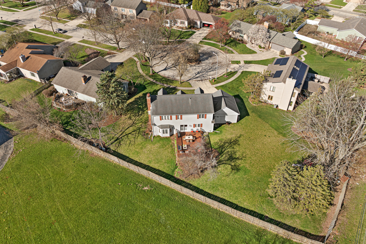 245 Old Forge Road Elgin, IL 60123 - Photo 11 of 36