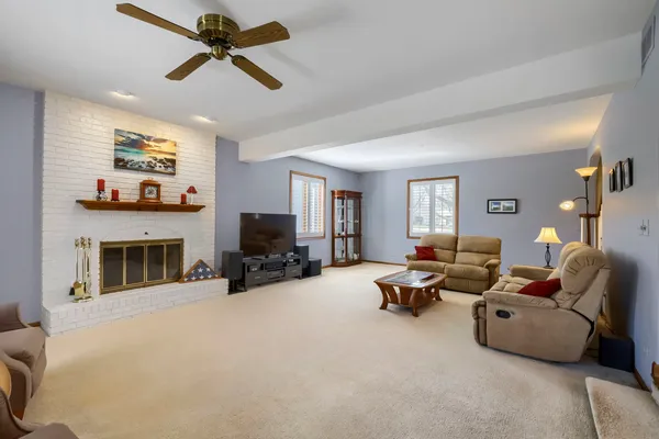 $459,900 | 245 Old Forge Road, Elgin, IL 60123
