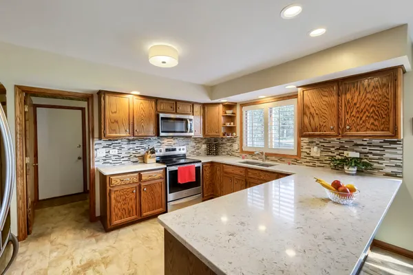 $459,900 | 245 Old Forge Road, Elgin, IL 60123
