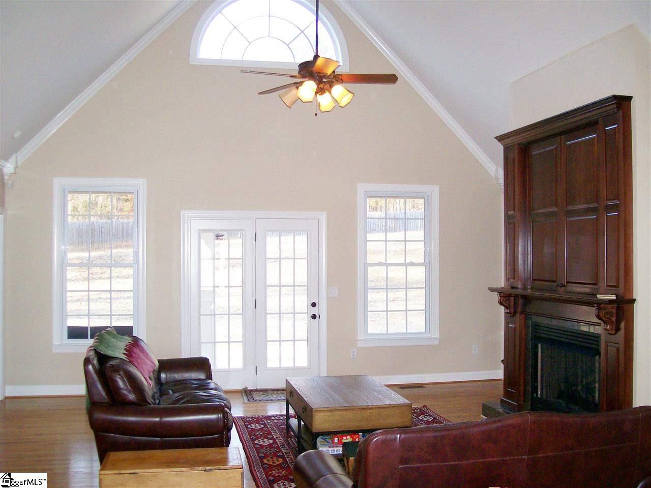 424 Lyles Farm Court Inman, SC 29349 - Photo 4 of 25 Gallery Image 4