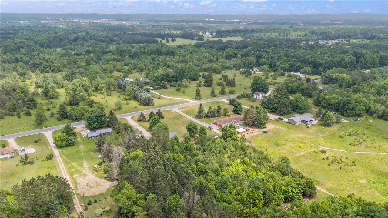 3522 South 37 Road Cadillac, MI 49601 - Photo 41 of 45