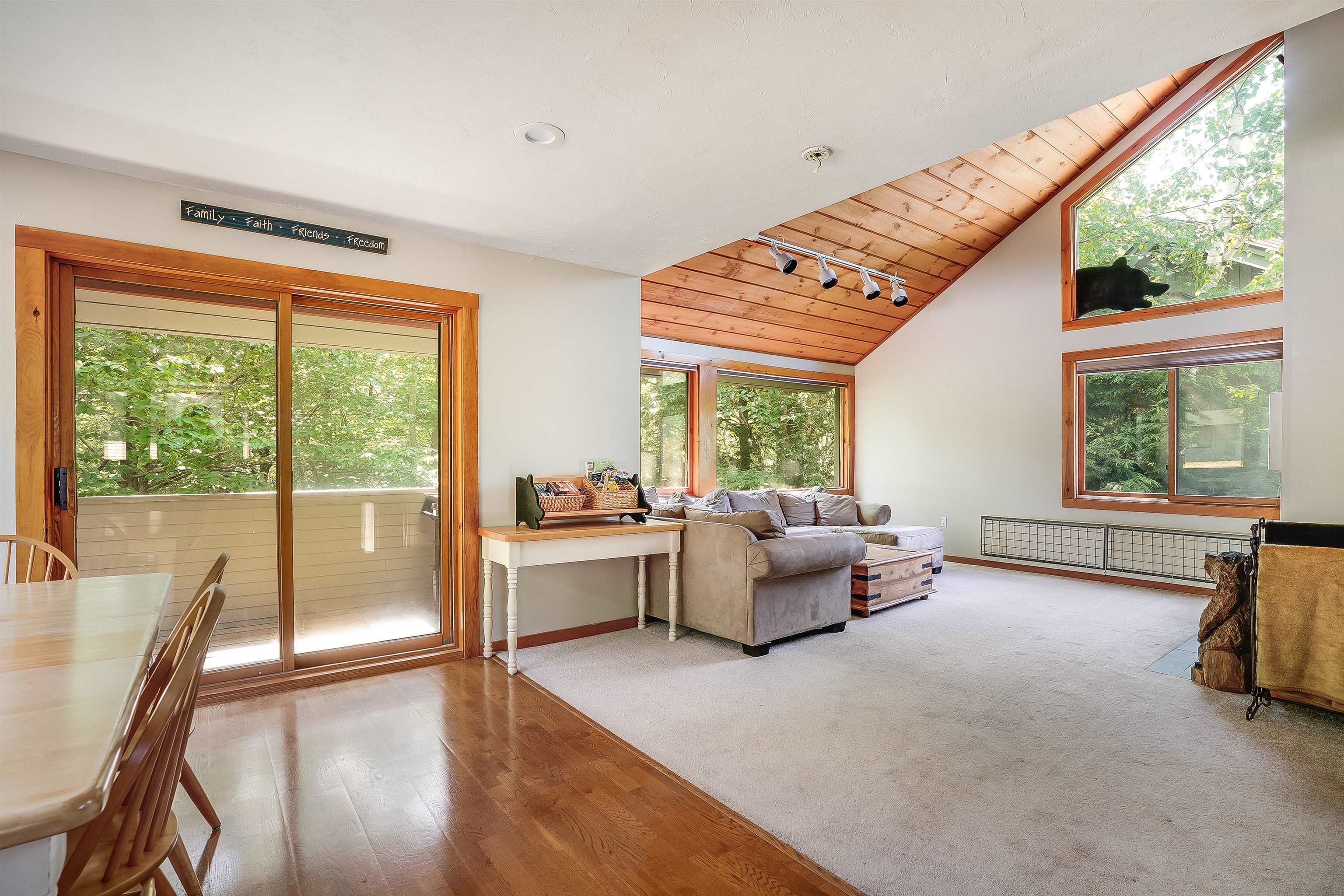 144 Clearbrook Road Lincoln, NH 03251 - Photo 8 of 35