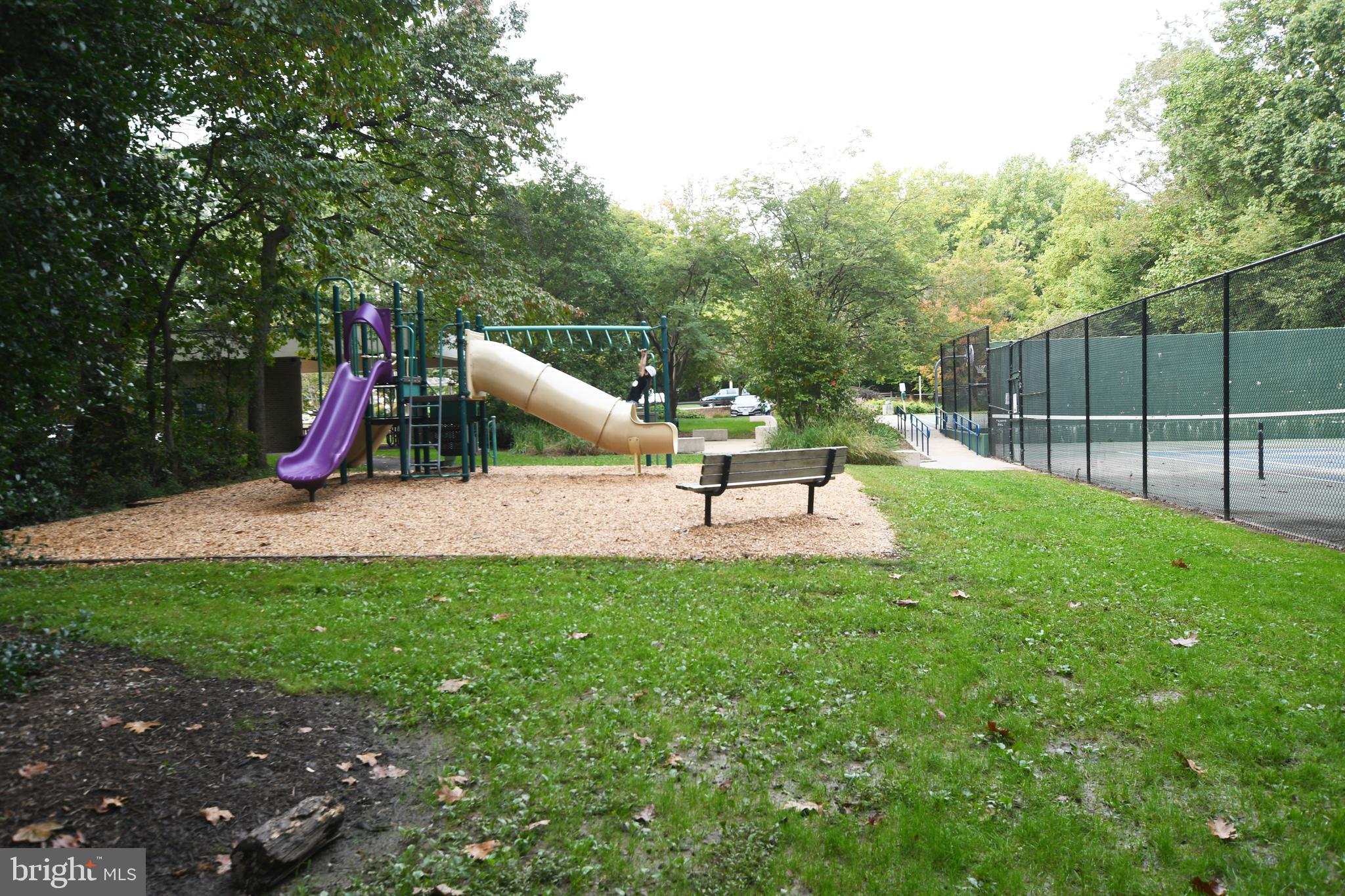 1528 Northgate Square, Unit 11B Reston, VA 20190 - Photo 21 of 30 Gallery Image 21