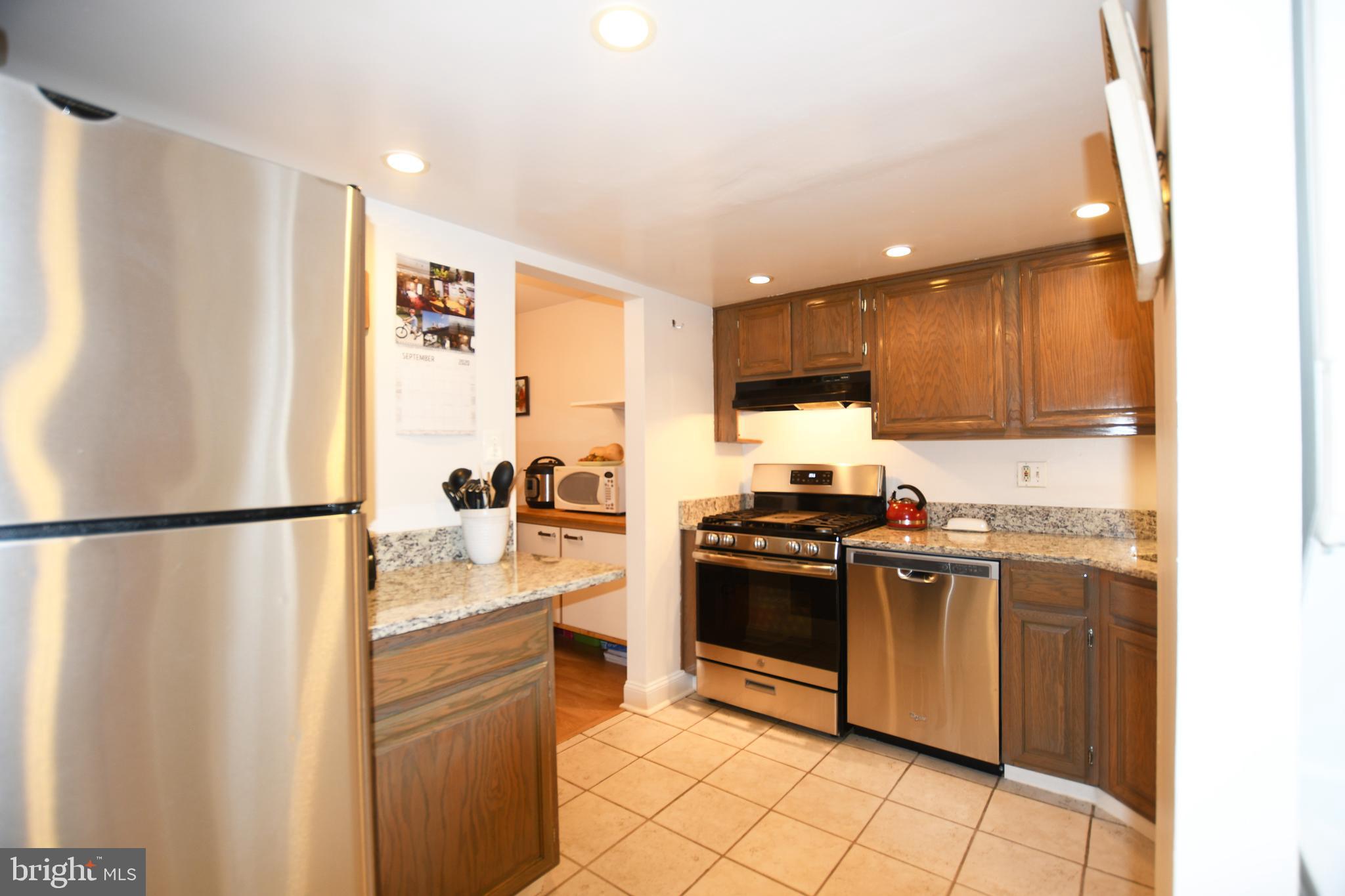 1528 Northgate Square, Unit 11B Reston, VA 20190 - Photo 4 of 30 Gallery Image 4