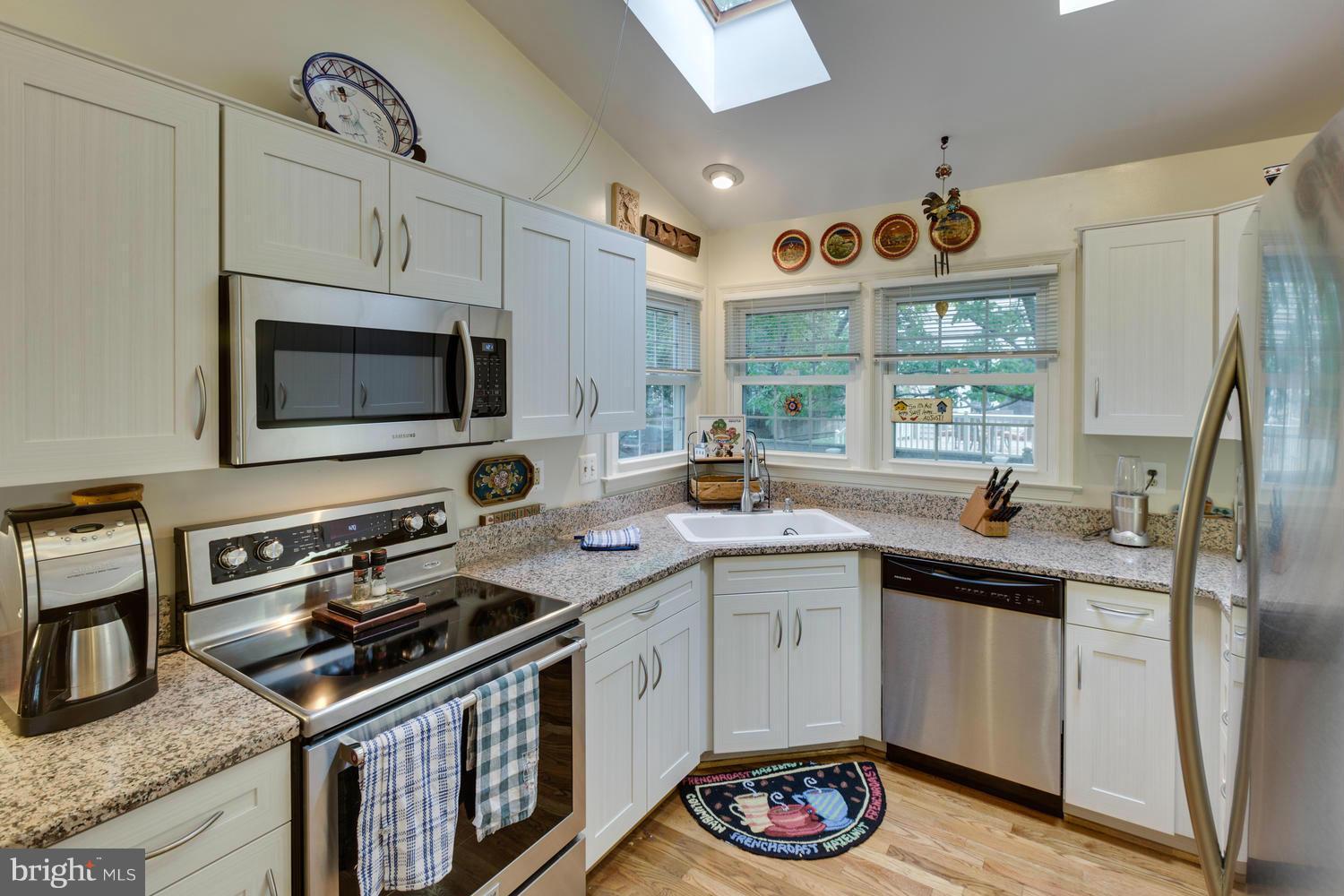 6524 Summerton Way Springfield, VA 22150 - Photo 14 of 30 Kitchen