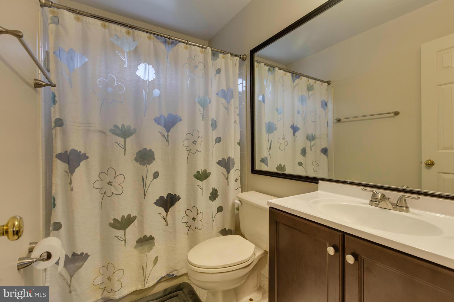 6524 Summerton Way Springfield, VA 22150 - Photo 24 of 30 Bath