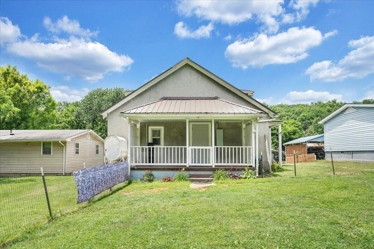 1408 Hatcher Avenue Covington, VA 24426 - Photo 17 of 21 26-MIB09812