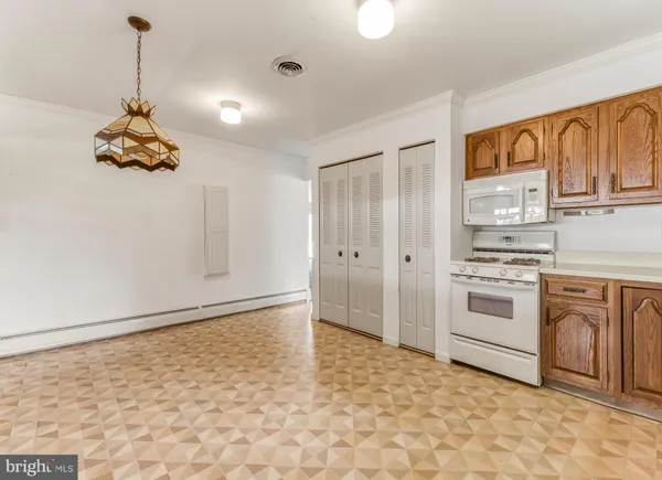 $425,000 | 227 Meadow Lane, Woodbury, NJ 08096