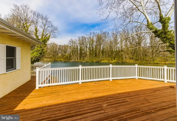 $425,000 | 227 Meadow Lane, Woodbury, NJ 08096