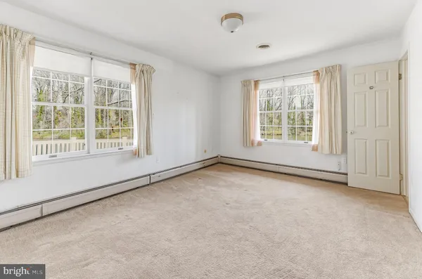 $425,000 | 227 Meadow Lane, Woodbury, NJ 08096