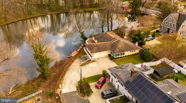 $425,000 | 227 Meadow Lane, Woodbury, NJ 08096