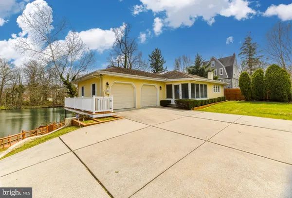 $425,000 | 227 Meadow Lane, Woodbury, NJ 08096