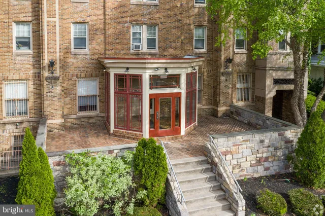 $1,045 | 2809 West Queen Lane, Unit 407, Philadelphia, PA 19129