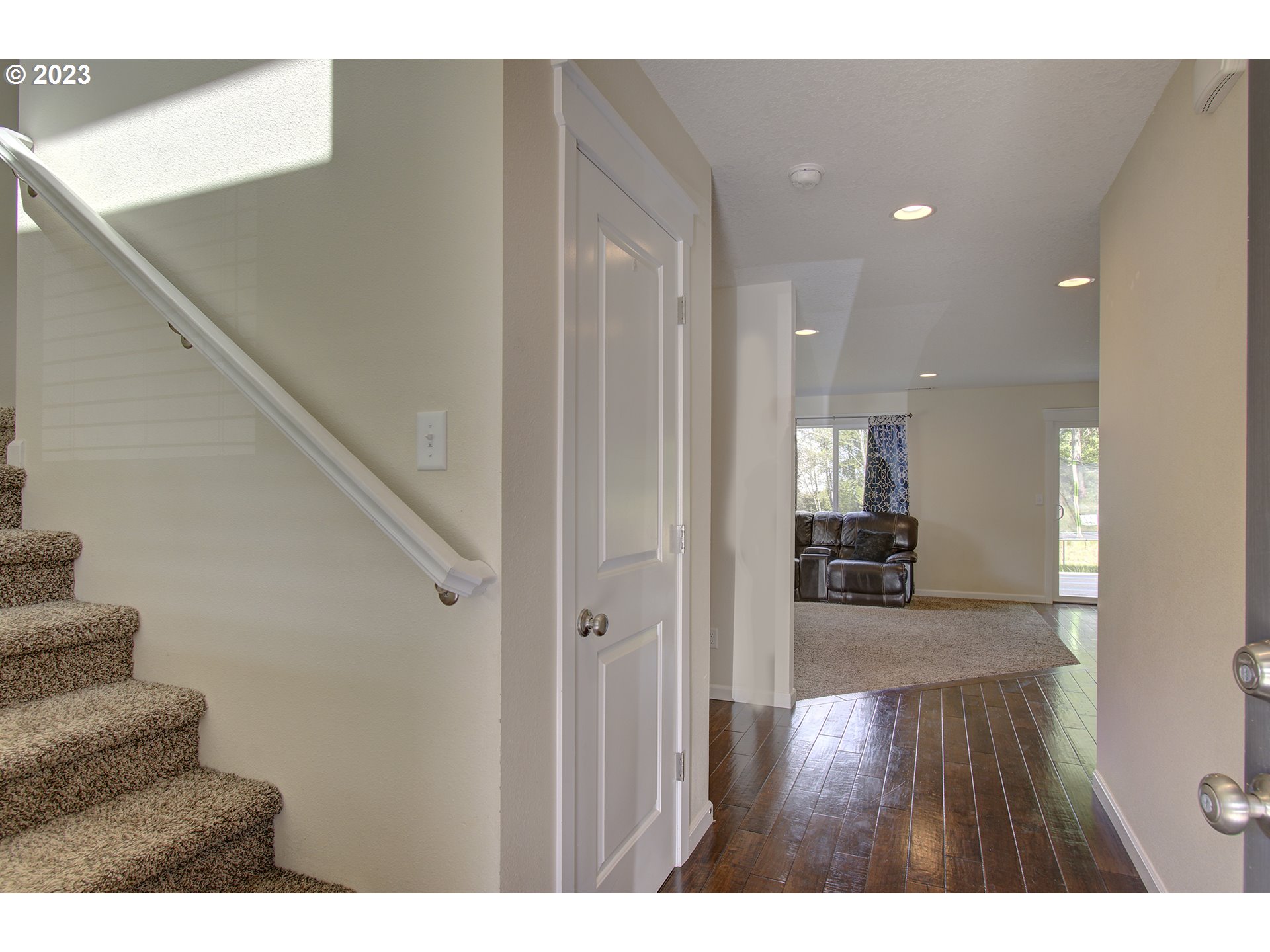 805 Walker Road Kelso, WA 98626 - Photo 4 of 41 Gallery Image 4