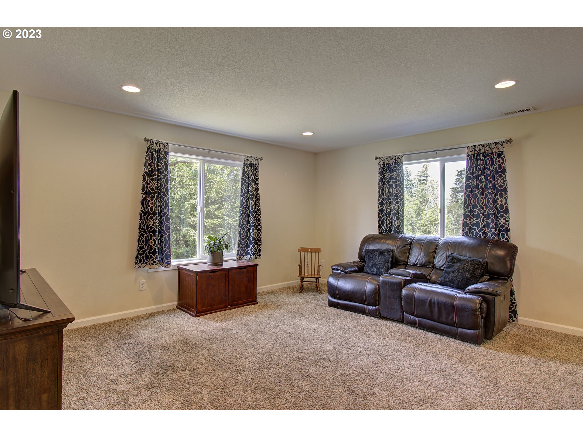 805 Walker Road Kelso, WA 98626 - Photo 5 of 41 Gallery Image 5