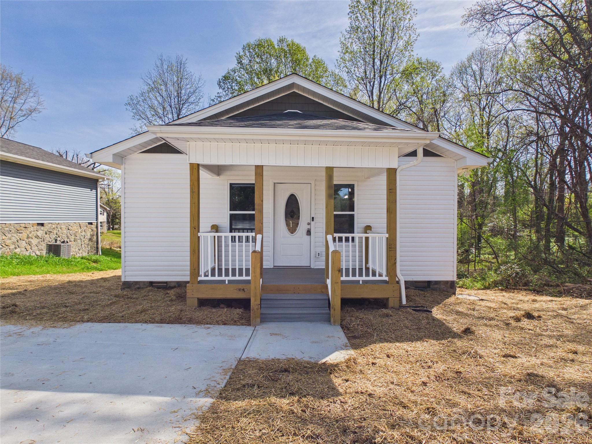 209 Hauss Ridge Road Southeast Valdese, NC 28690 - Photo 1 of 38 Gallery Image 1