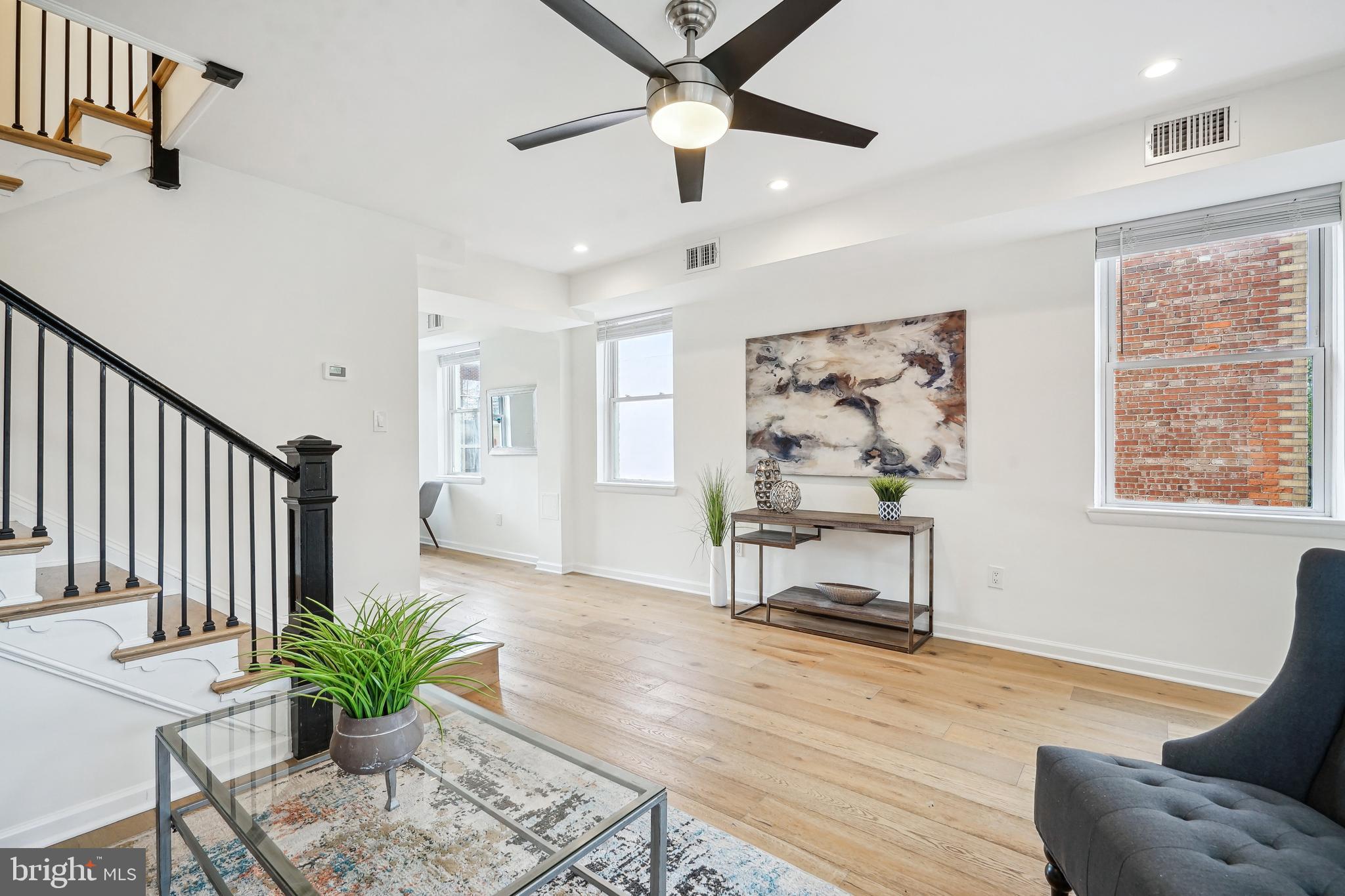 325 17th Street Southeast Washington, DC 20003 - Photo 7 of 32