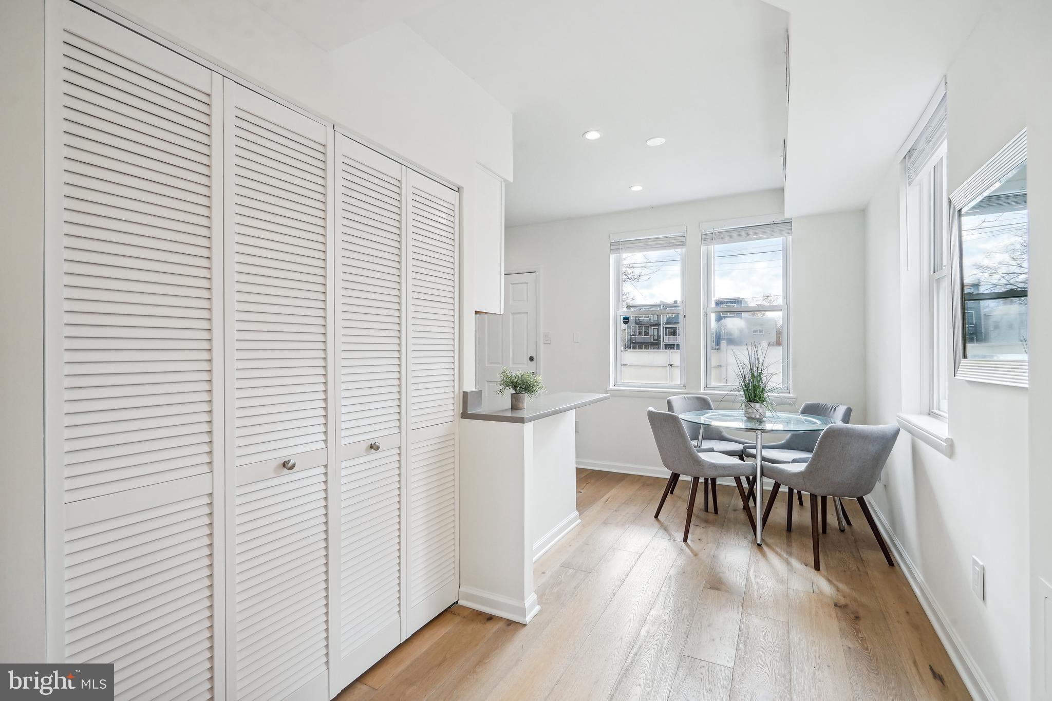 325 17th Street Southeast Washington, DC 20003 - Photo 9 of 32