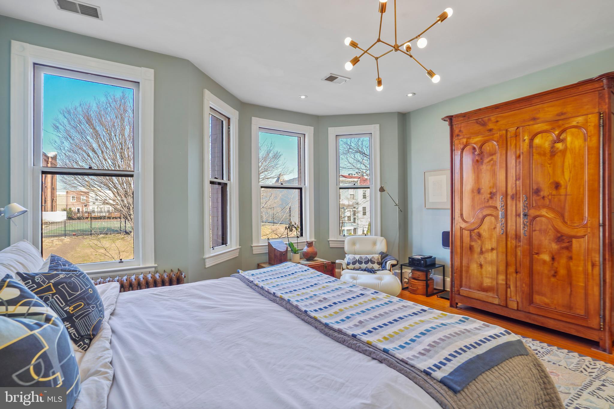 321 E Street Southeast Washington, DC 20003 - Photo 19 of 68 Gallery Image 19