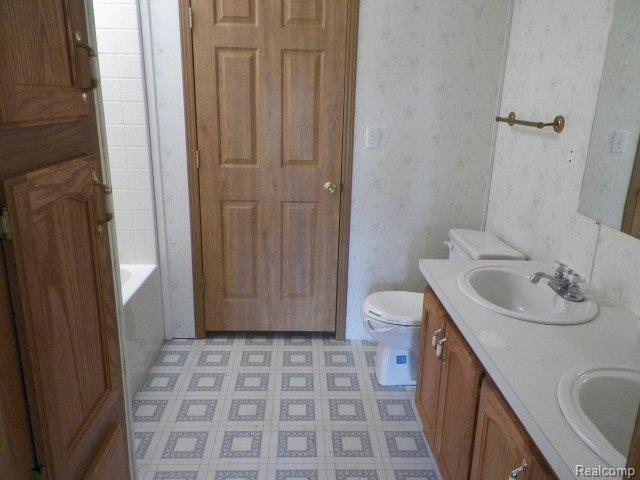 1875 East Brown Road Mayville, MI 48744 - Photo 13 of 28 262-166605 - Master Bathroom.JPG