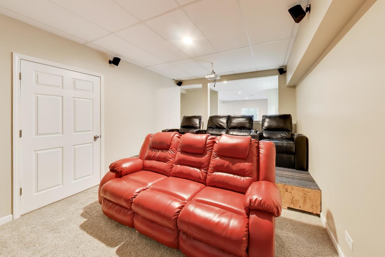 343 Copper Springs Lane Elgin, IL 60124 - Photo 30 of 50 a room with furniture and a window